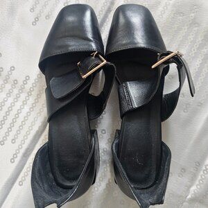 Vero Cuoio Black Heeled Sandal Size 7